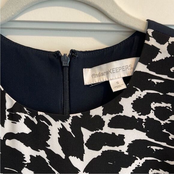 Finders Keepers black and white leopard print shift dress - Picture 3 of 5